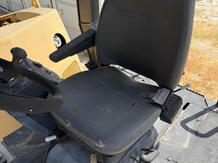 caterpillar-cb-534d-image-16