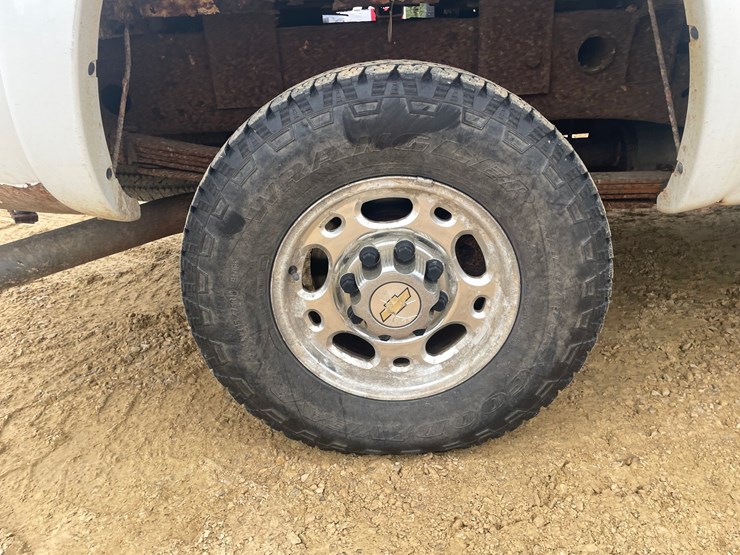 2005-chevrolet-silverado-2500-image-141
