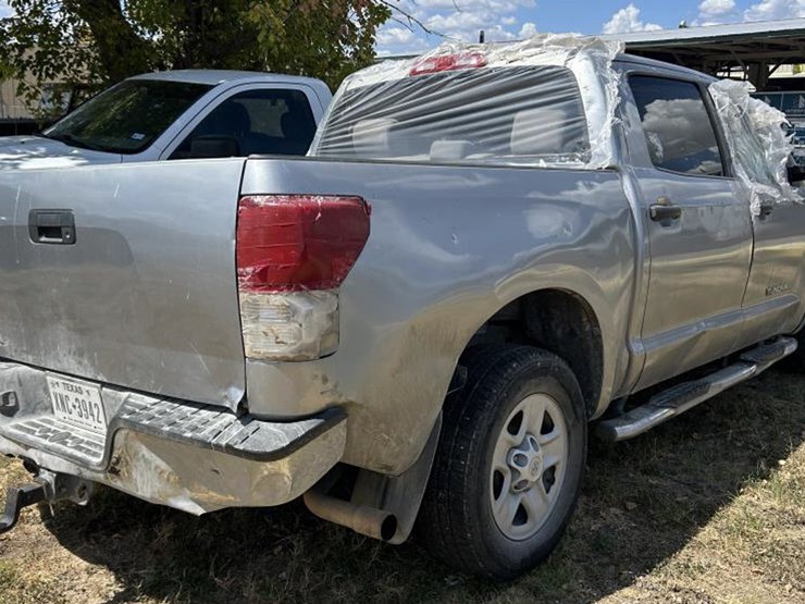 2013-toyota-tundra-image-4