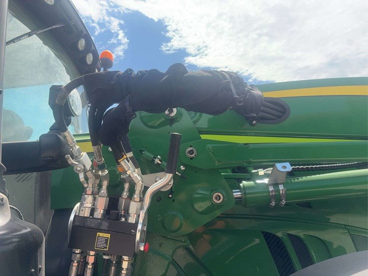 2022-john-deere-r-image-51