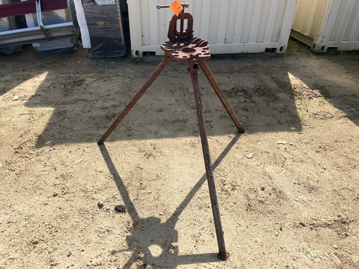#3864-•-pipe-vise-stand-image-2