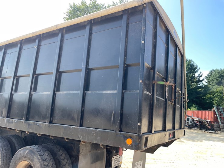 1980-ford-l9000-image-24