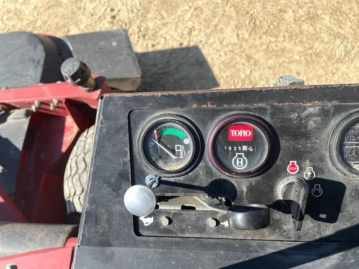 #1252-•-toro-328d-groundmaster-front-cut-diesel-mower-image-29