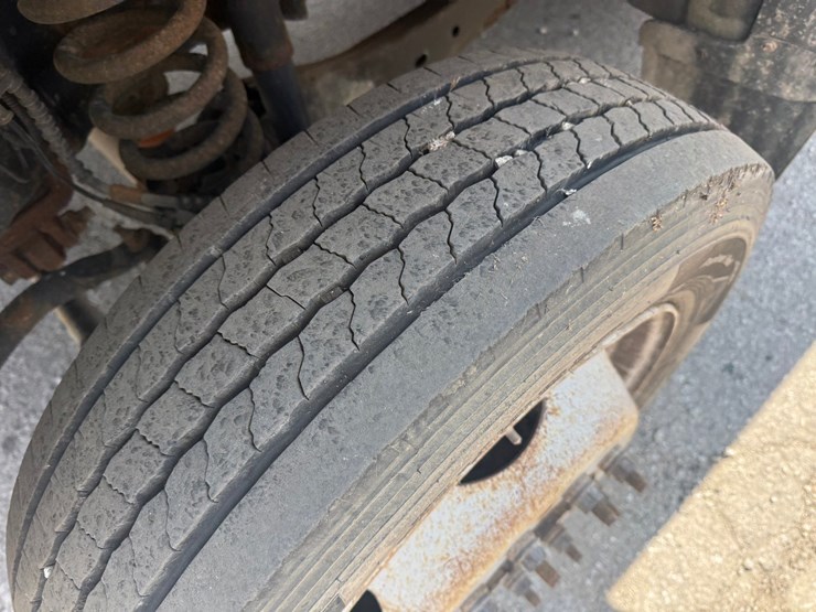 2017-ford-f550-image-37