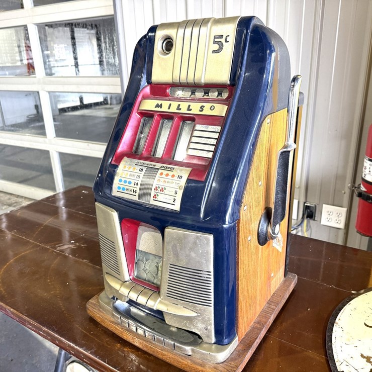 #296 • MILLS NOVELTY 5 CENT GAMING MACHINE