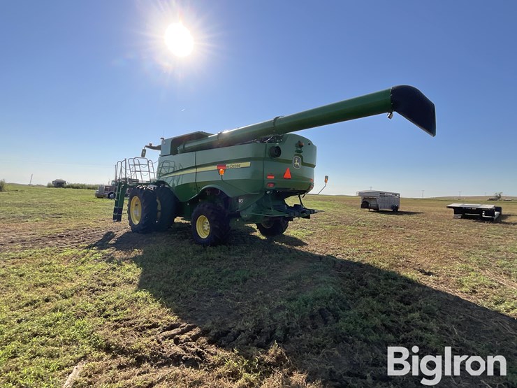 2019-john-deere-s790-image-8