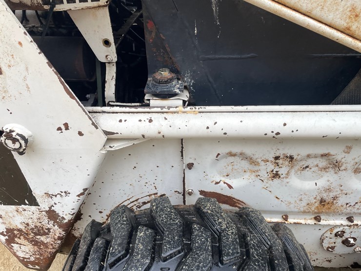 #313-•-bobcat-7222-hydrostatic-skidsteer-image-24