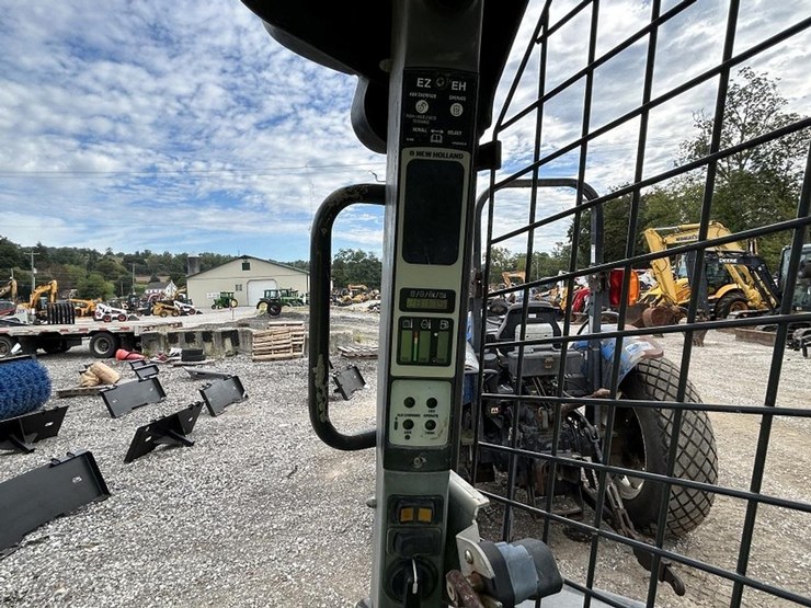 new-holland-c227-image-19