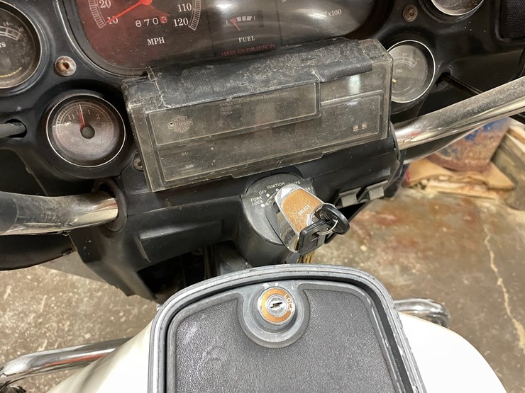 #1251-•-1986-harley-davidson-electric-glide-classic-motorcycle-(has-wi-title)-image-51