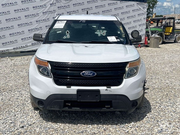 2015-ford-explorer-image-23