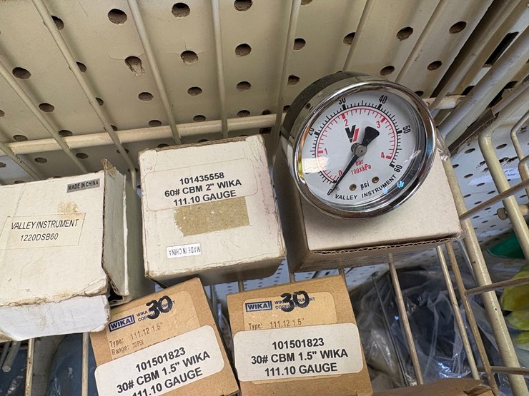 lot-of-(40)-assorted-wika-liquid-filled-pressure-gauges-image-8