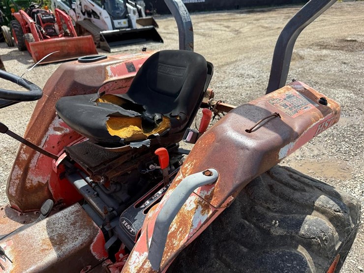 kubota-l2800-image-19