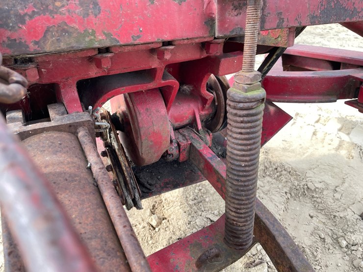 #3846-•-international-sickle-mower-image-13