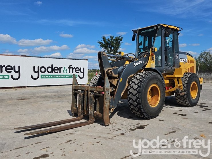 2017-deere-544k-image-1