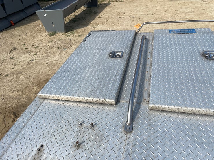 #3845-•-semi-aluminum-headache-rack-image-9