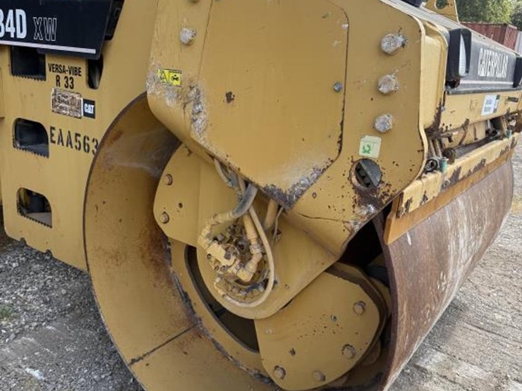 caterpillar-cb-534d-image-7