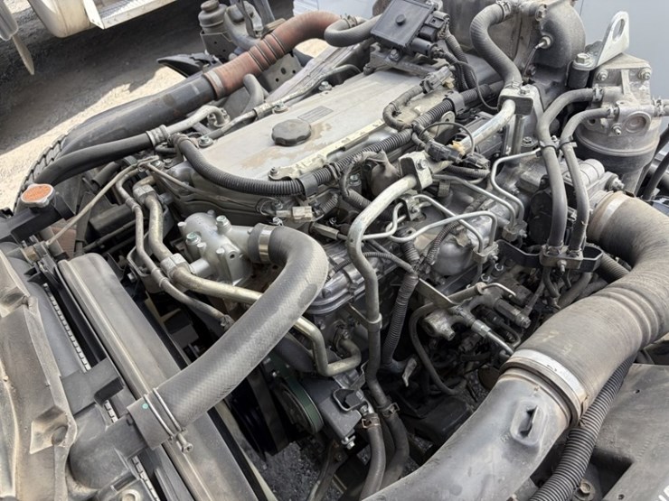 2008-gmc-w5500hd-image-40