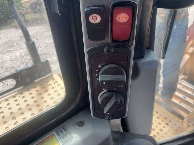 2018-caterpillar-d6t-xl-image-33