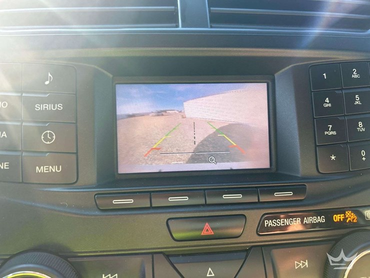 2016-ford-explorer-image-15