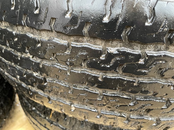 #3879-•-(6)-st-235/80r16-trailer-tires-image-12