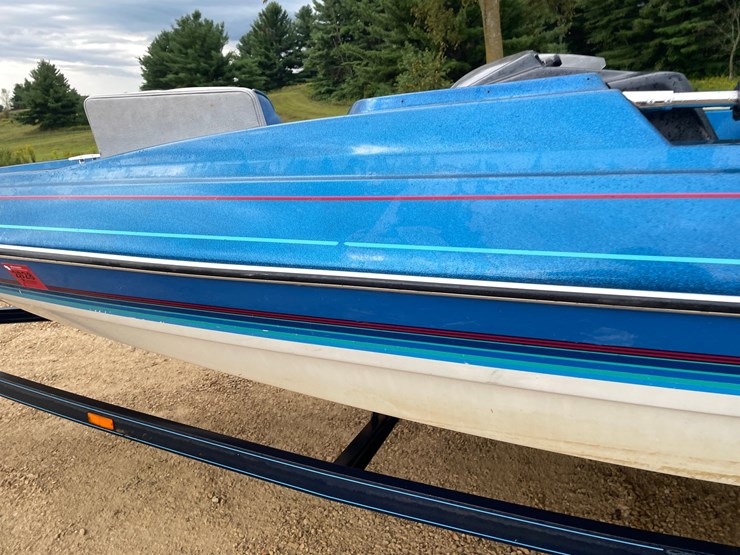 #1258-•-1988-18'-bayliner-bass-trophy-boat-(has-wi-title)-image-19