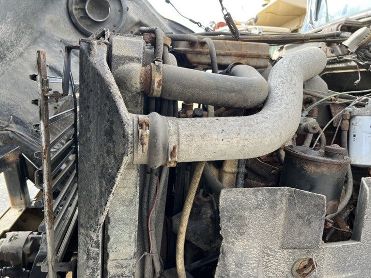 1991-ford-lt9000-image-32