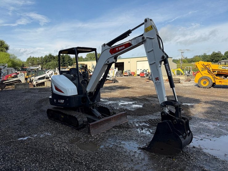 2023-bobcat-e32i-image-6