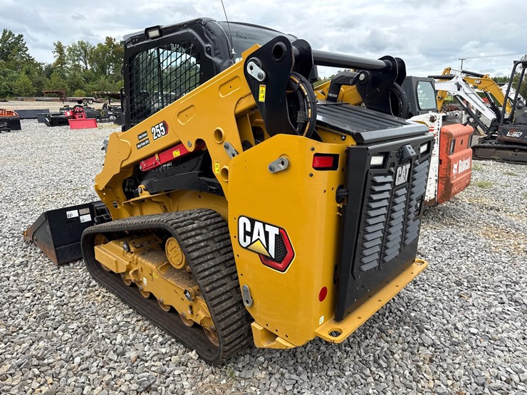 2024-caterpillar-255-image-6