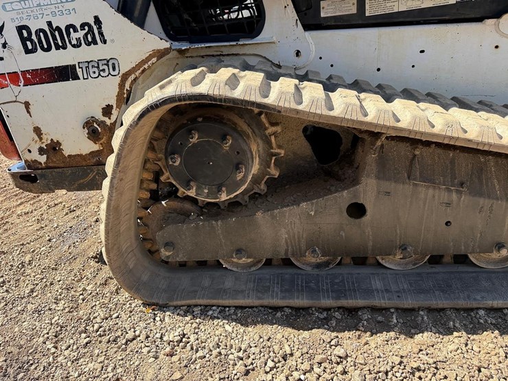 2015-bobcat-t650-image-13