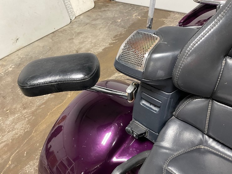 #301-•-1995-honda-goldwing-trike-(has-wi-title)-image-43