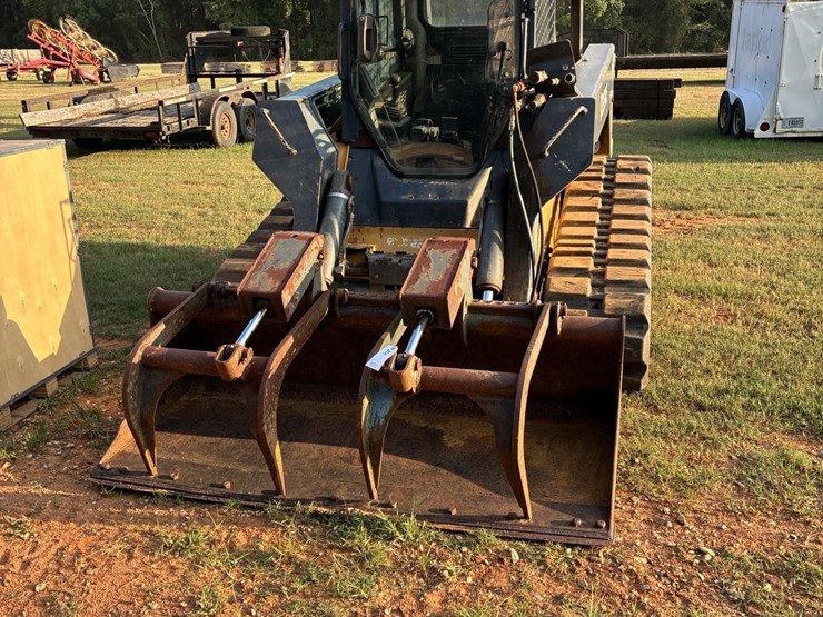 2012-deere-333d-image-2