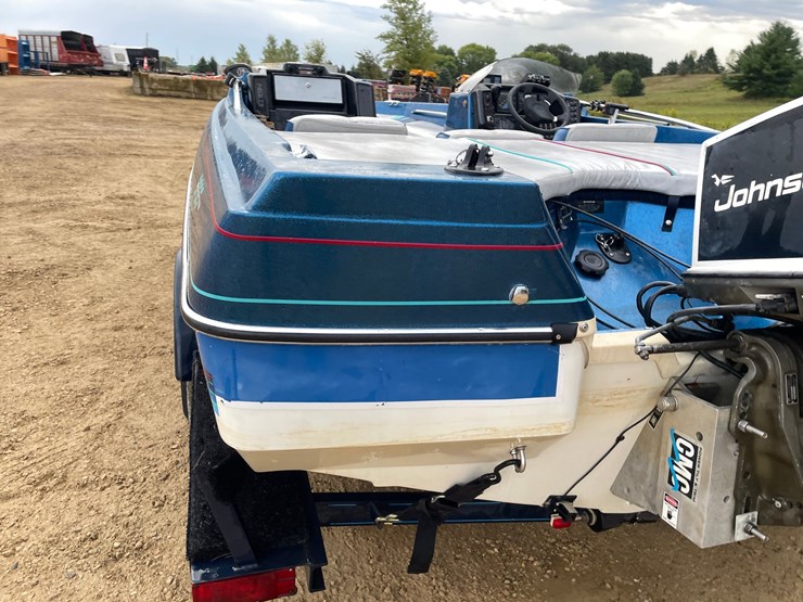 #1258-•-1988-18'-bayliner-bass-trophy-boat-(has-wi-title)-image-16