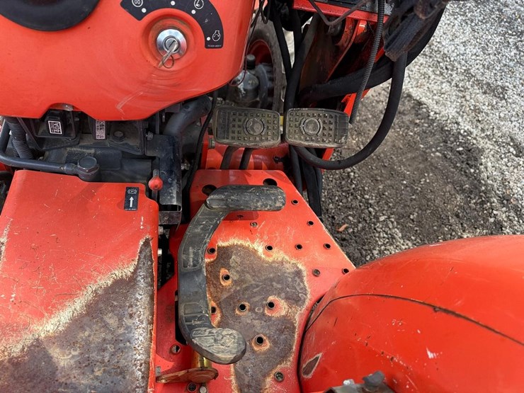 2018-kubota-l2501hst-image-25