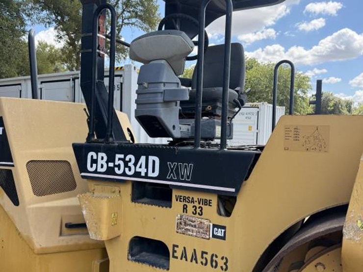 caterpillar-cb-534d-image-8