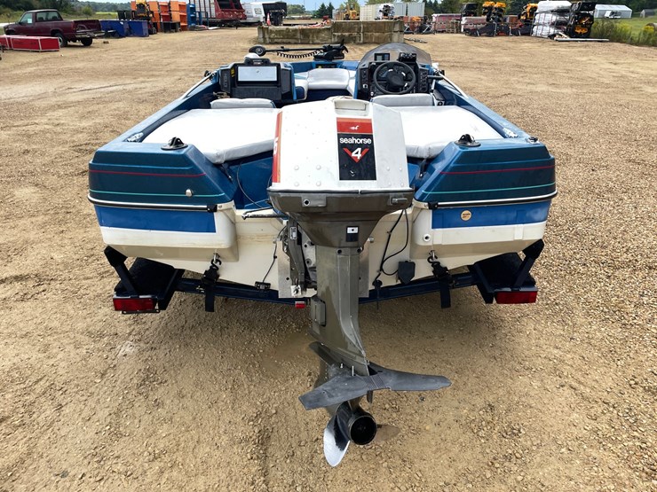 #1258-•-1988-18'-bayliner-bass-trophy-boat-(has-wi-title)-image-6