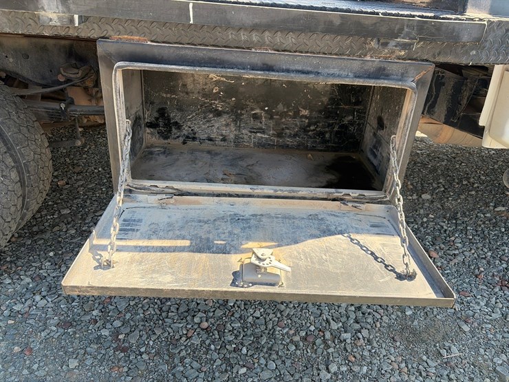 2019-ford-f550-image-27