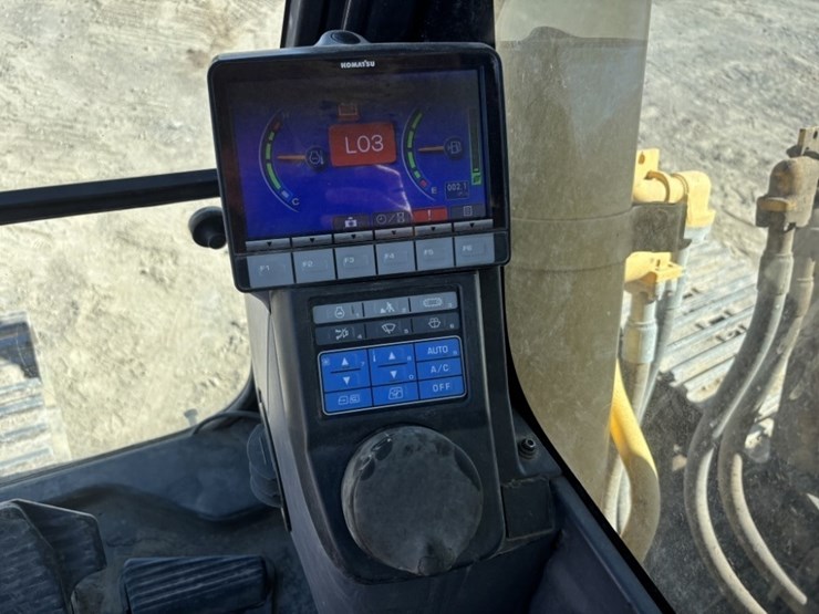 2013-komatsu-pc360-lc-10-image-42