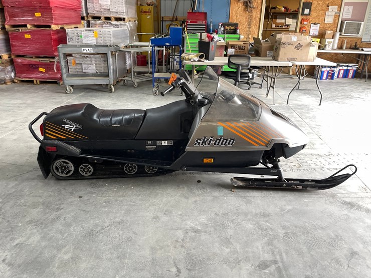 #1233-•-1990-ski-doo-formula-mx-440-(sells-with-bill-of-sale-only)-image-4