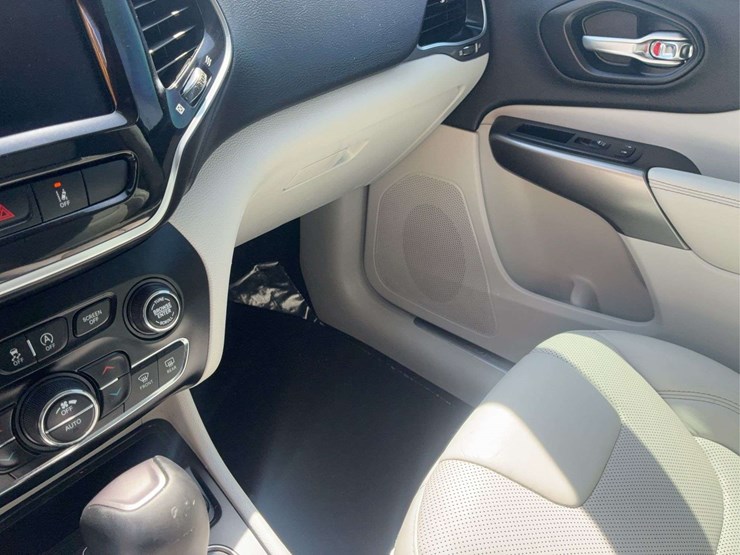 2020-jeep-cherokee-limited-image-14