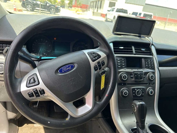 2014-ford-edge-image-9