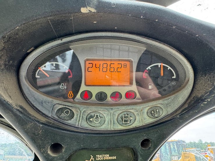 2019-bobcat-t595-image-23