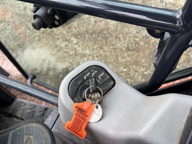 2023-kubota-r540-image-23