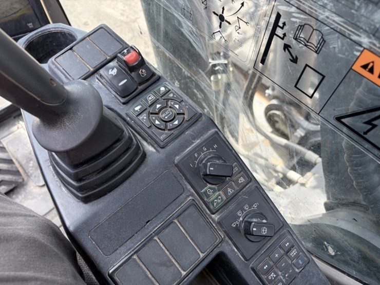 2020-volvo-ec140el-image-34