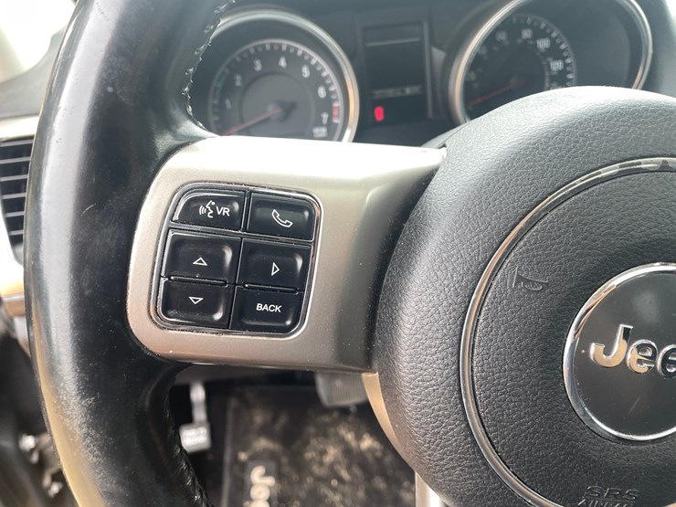 2011-jeep-grand-cherokee-laredo-image-67