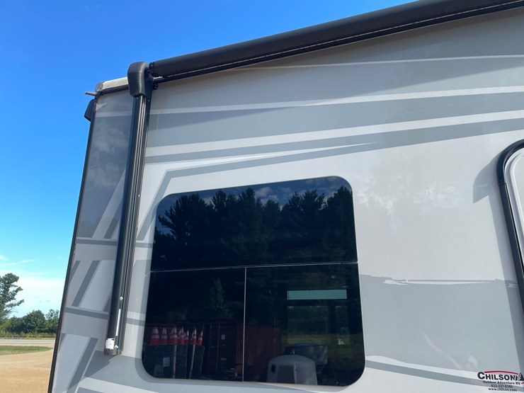 #100-•-2022-heartland-391-road-warrior-toy-hauler-camper-(has-wi-title)-image-39