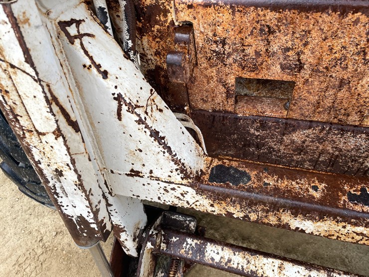 #313-•-bobcat-7222-hydrostatic-skidsteer-image-38