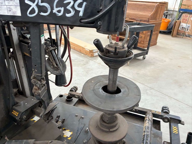 plus91auto34-hunter-tire-changer-image-13