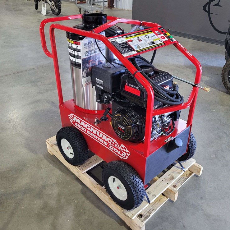 Magnum 4000 Series Gold Pressure Washer w/Wand