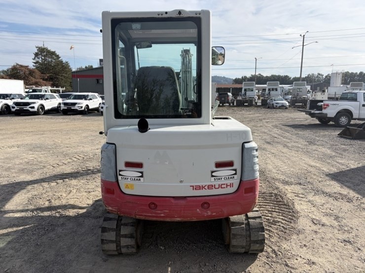 2014-takeuchi-tb235-image-5