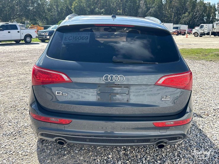 2011-audi-q5-image-24